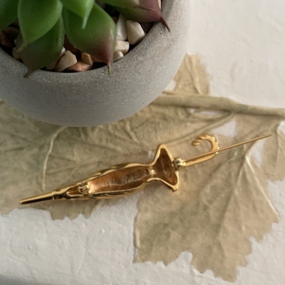 GOLD Tone Umbrella Brooch With Crystals - Picture 6 of 8